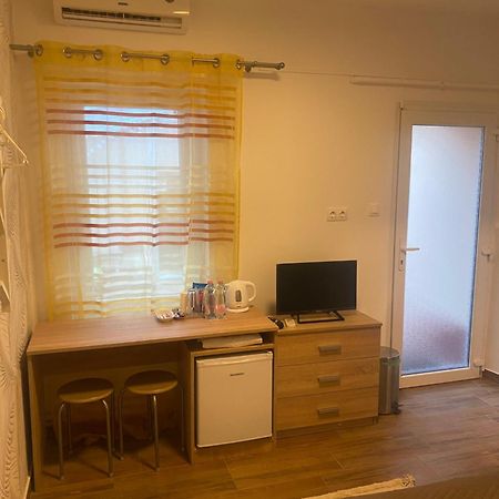Beugro Lak Hotel Esztergom Bagian luar foto