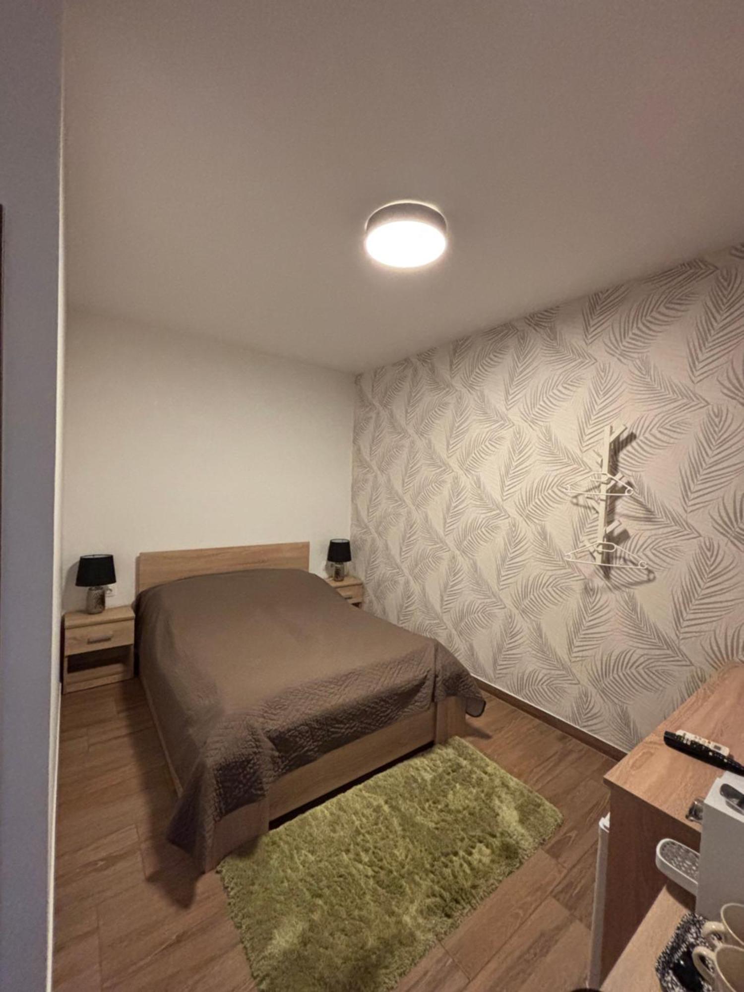 Beugro Lak Hotel Esztergom Bagian luar foto